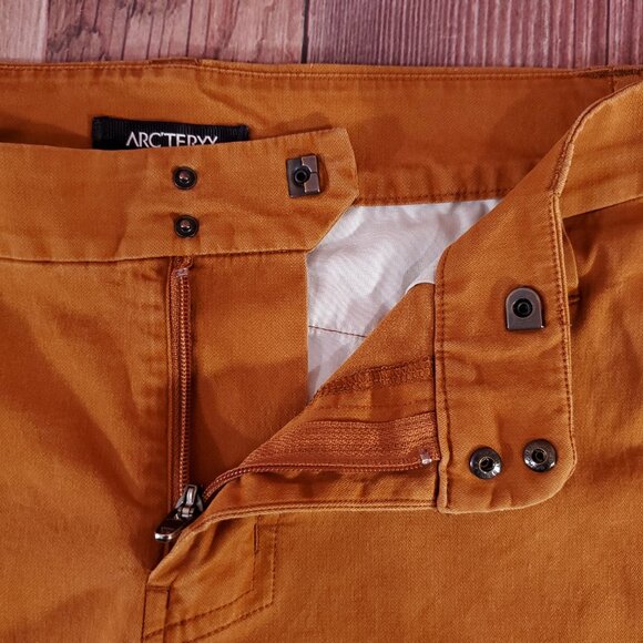 *FLAWS* Arcteryx A2B Chino Pants Mens Size 30X31 Trim Fit Reflective Cuffs Roll - Picture 9 of 14